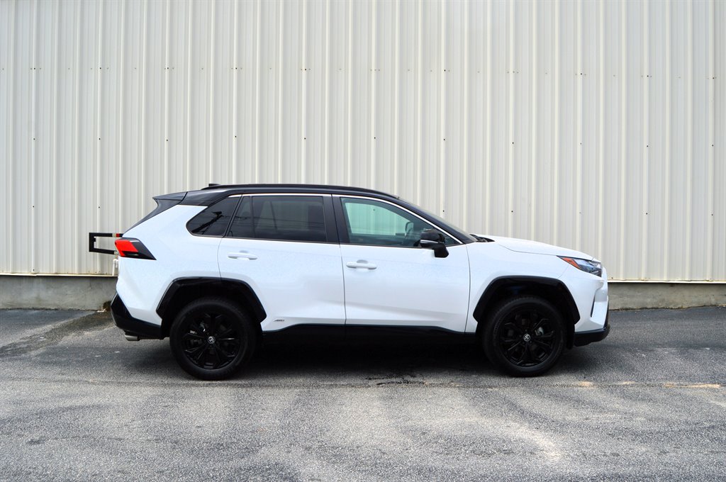 2023 Toyota RAV4 XSE's photo