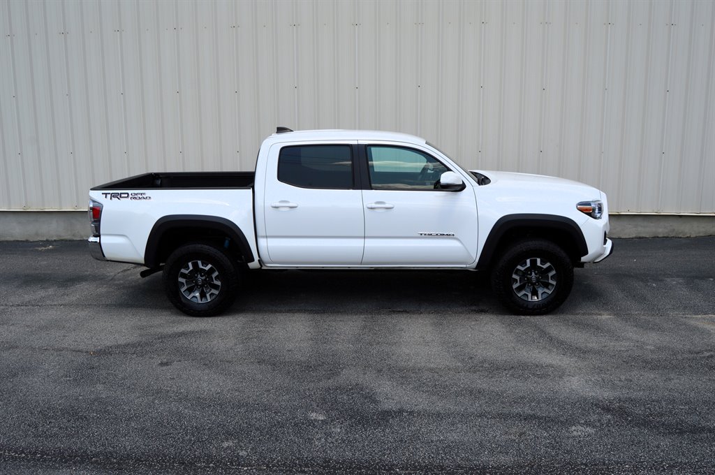 2023 Toyota Tacoma TRD Sport's photo