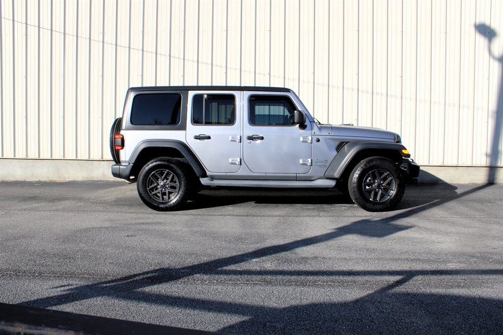 2018 Jeep All-New Wrangler Unlimited Sport S's photo