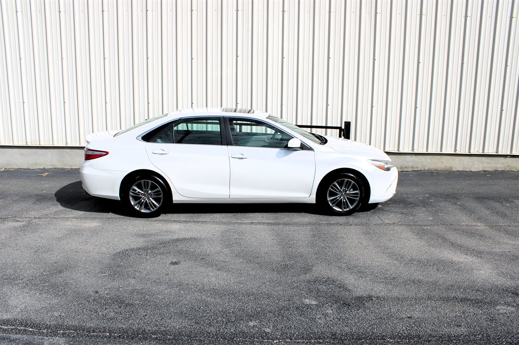 2017 Toyota Camry SE