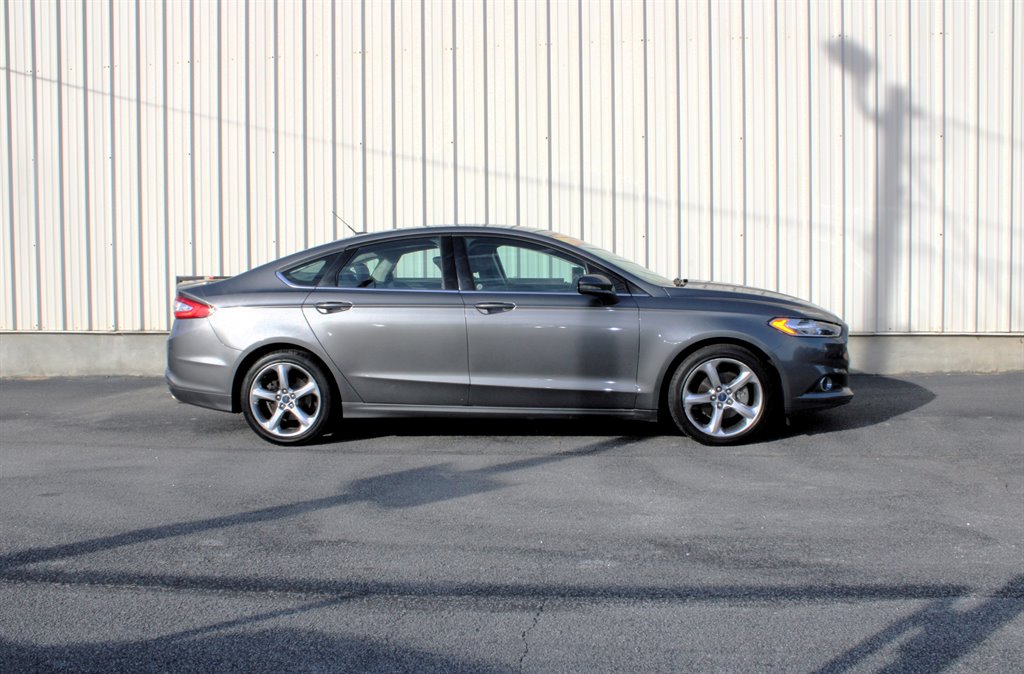 2014 Ford Fusion SE's photo
