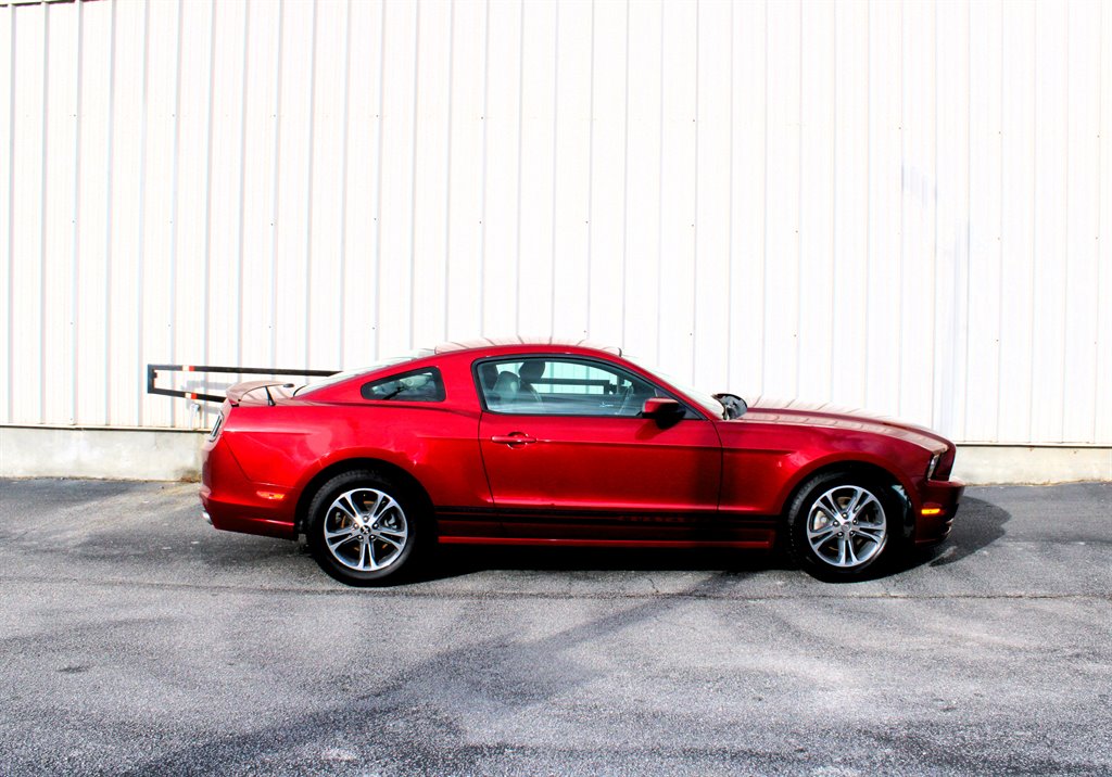 2014 Ford Mustang V6's photo