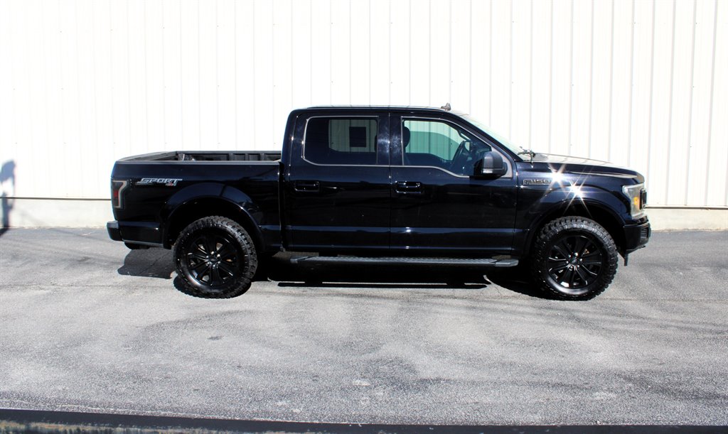 2020 Ford F-150 XLT's photo