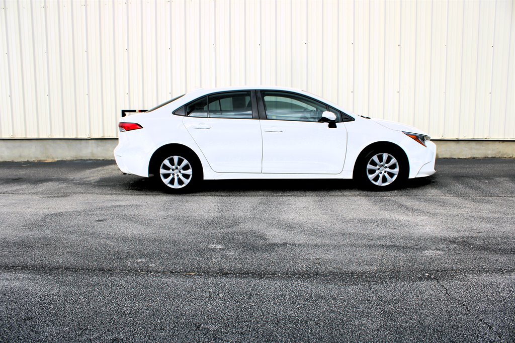 2020 Toyota Corolla LE's photo