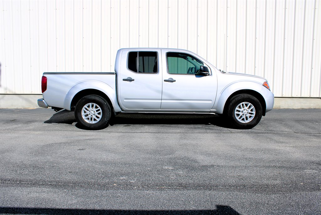 2019 Nissan Frontier SV's photo