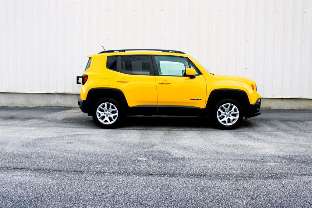 2017 Jeep Renegade Latitude's photo