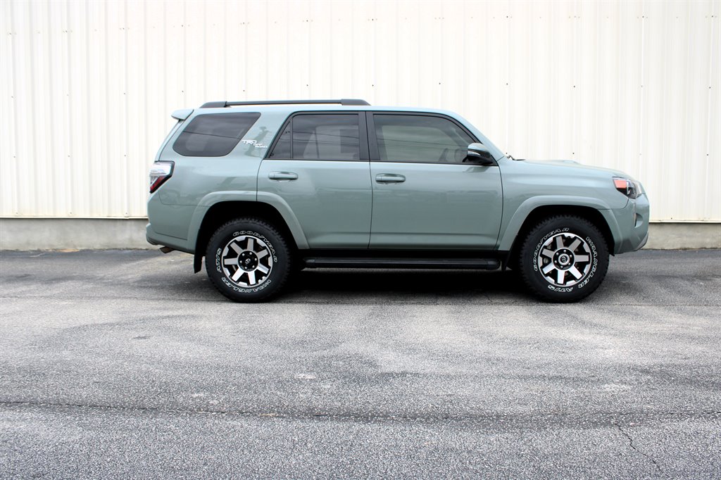 2023 Toyota 4Runner TRD Off-Road Premium's photo