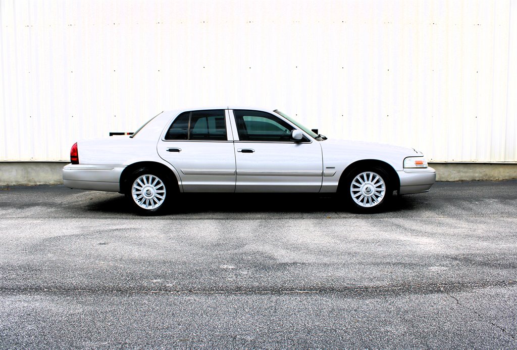 2009 Mercury Grand Marquis LS