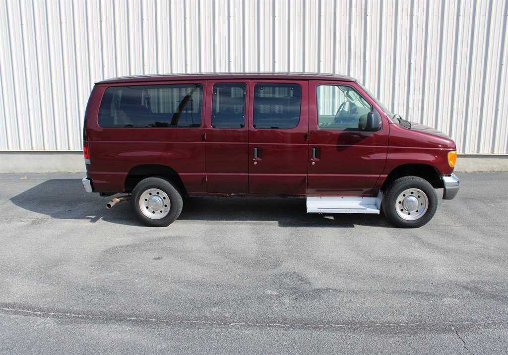 2006 Ford Econoline Wagon