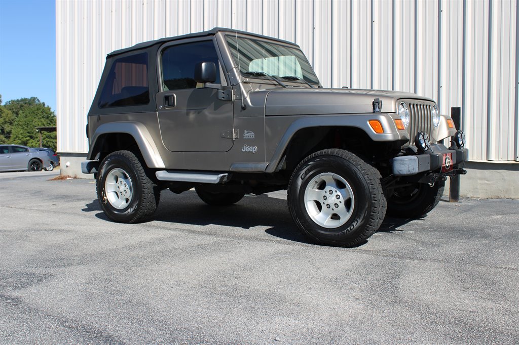 Jeep Wrangler photo 2