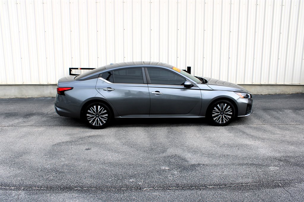 2023 Nissan Altima SV