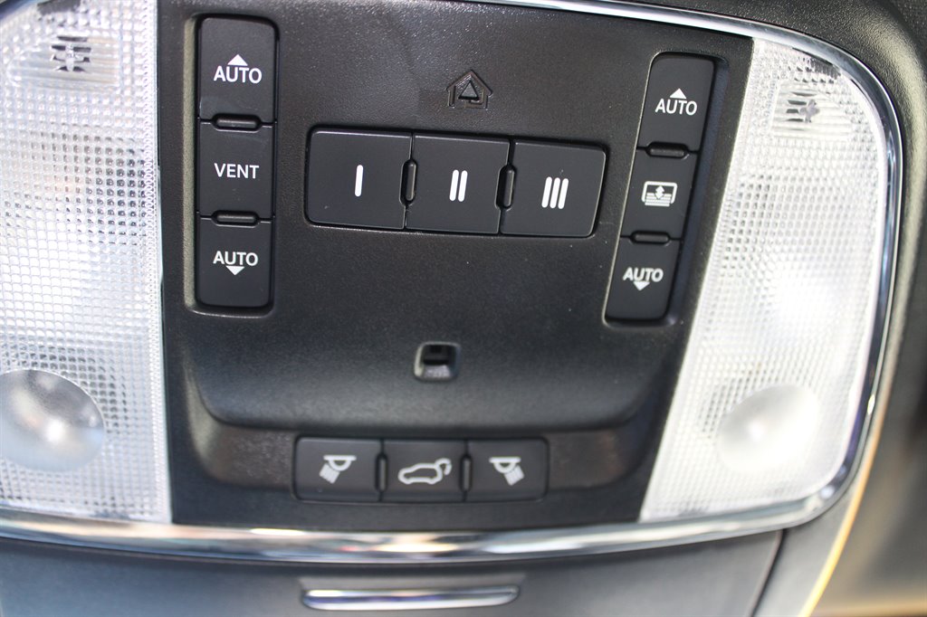 Jeep Grand Cherokee photo 13