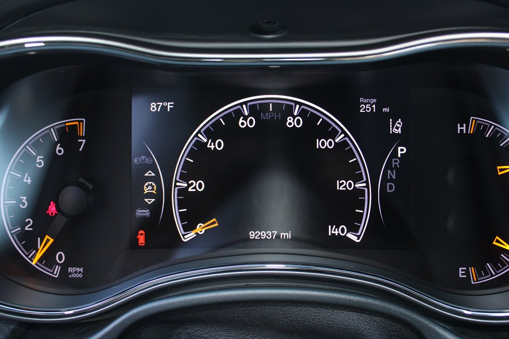Jeep Grand Cherokee photo 10