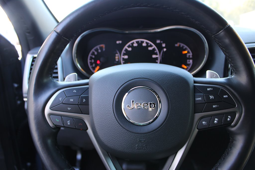 Jeep Grand Cherokee photo 9