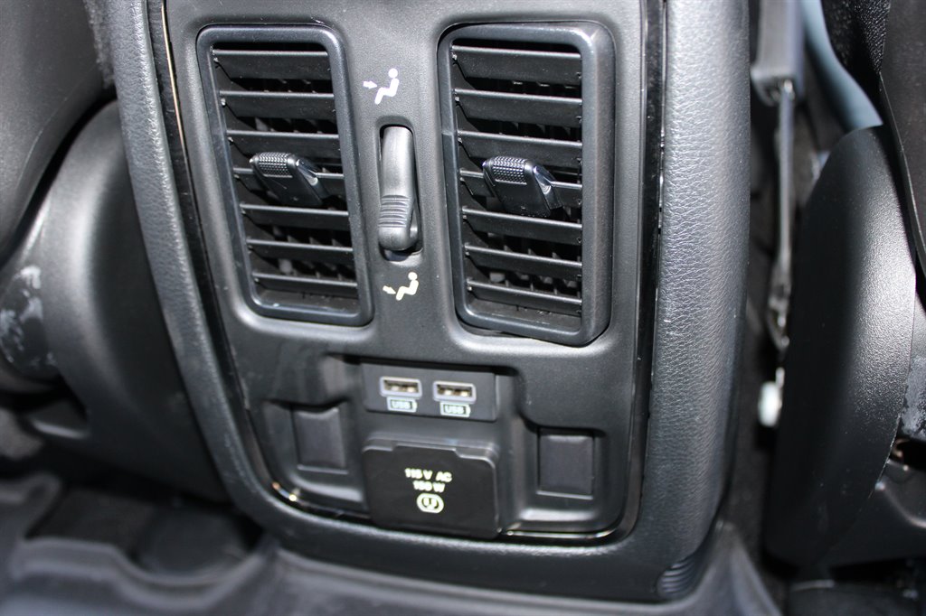 Jeep Grand Cherokee photo 24
