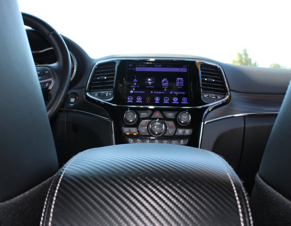 Jeep Grand Cherokee photo 21