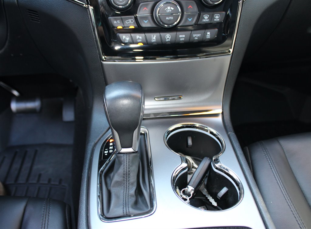 Jeep Grand Cherokee photo 12