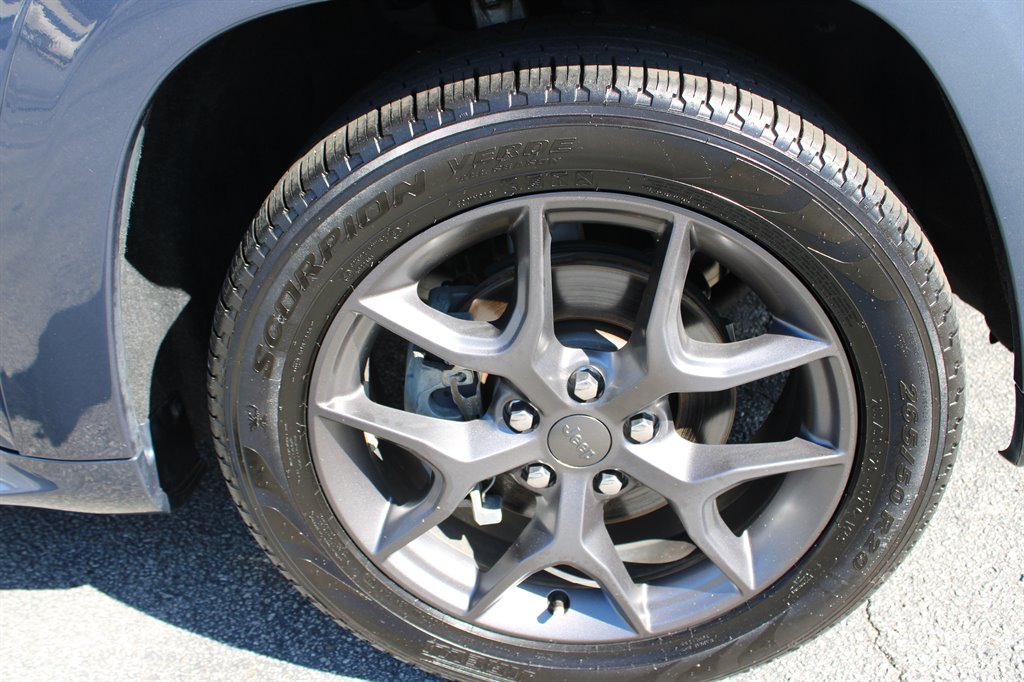 Jeep Grand Cherokee photo 4