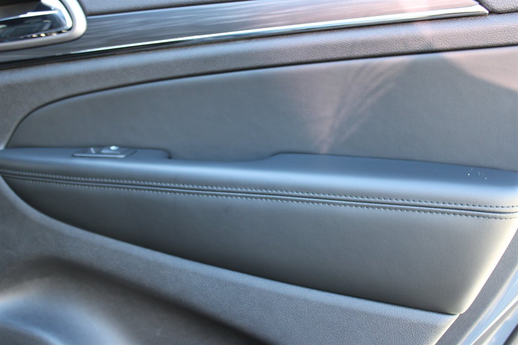 Jeep Grand Cherokee photo 18