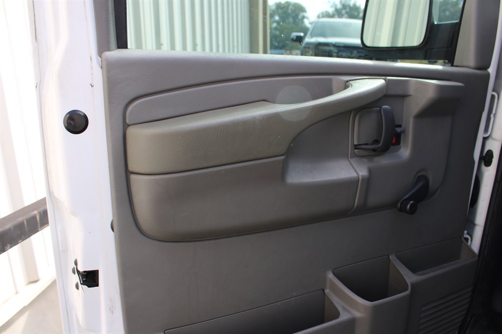 Chevrolet G2500 Vans photo 9