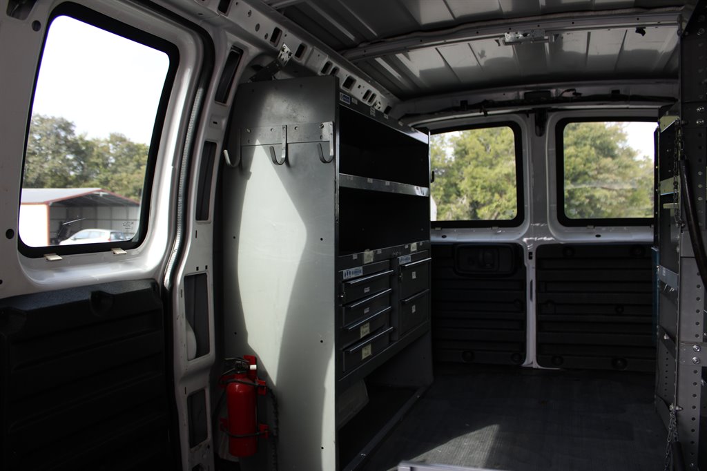 Chevrolet G2500 Vans photo 3
