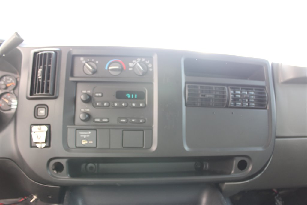 Chevrolet G2500 Vans photo 8