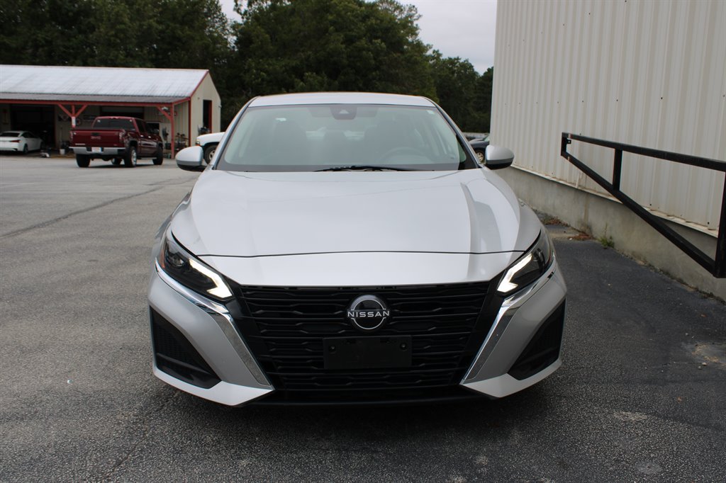 Nissan Altima photo 4