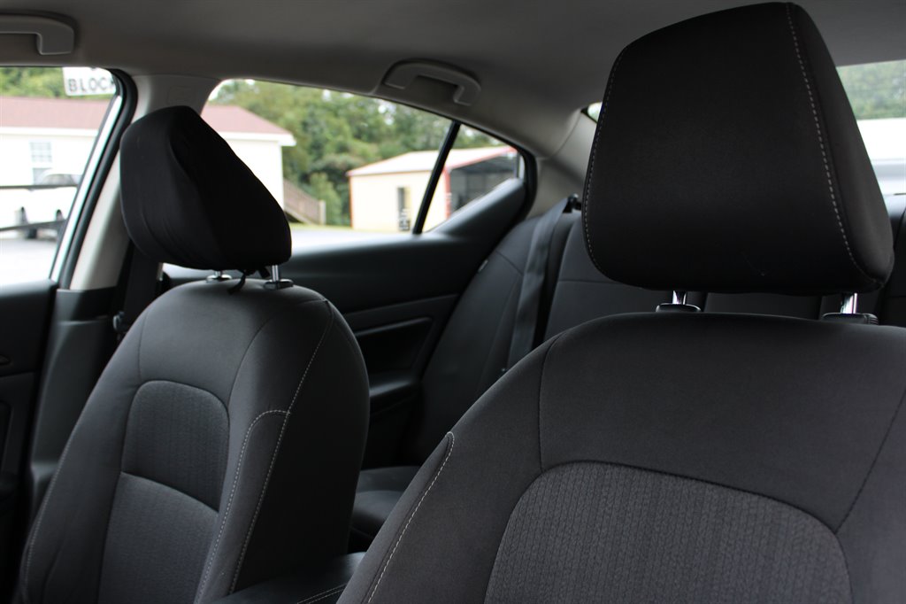 Nissan Altima photo 8