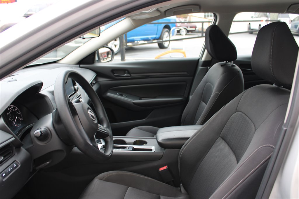 Nissan Altima photo 7