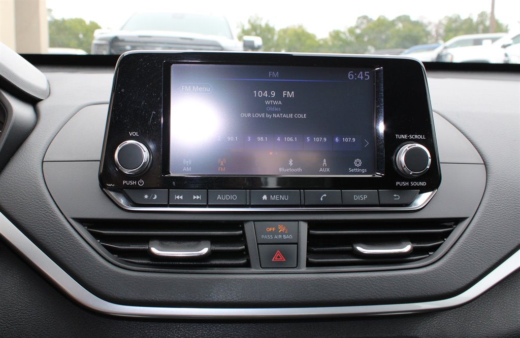 Nissan Altima photo 11