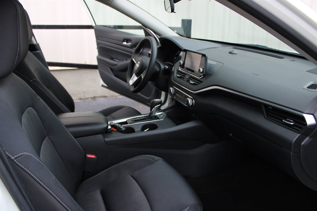 Nissan Altima photo 14