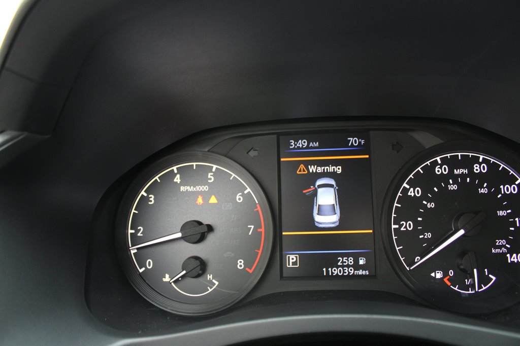 Nissan Altima photo 10