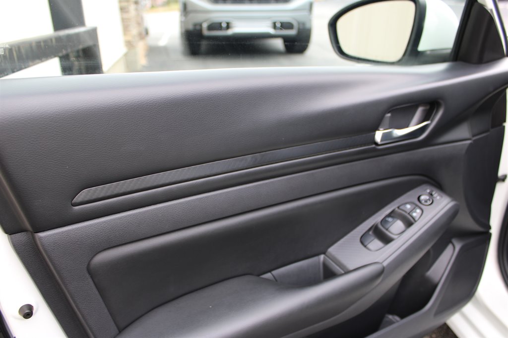 Nissan Altima photo 5