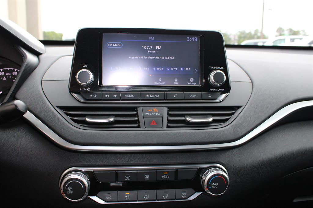 Nissan Altima photo 11