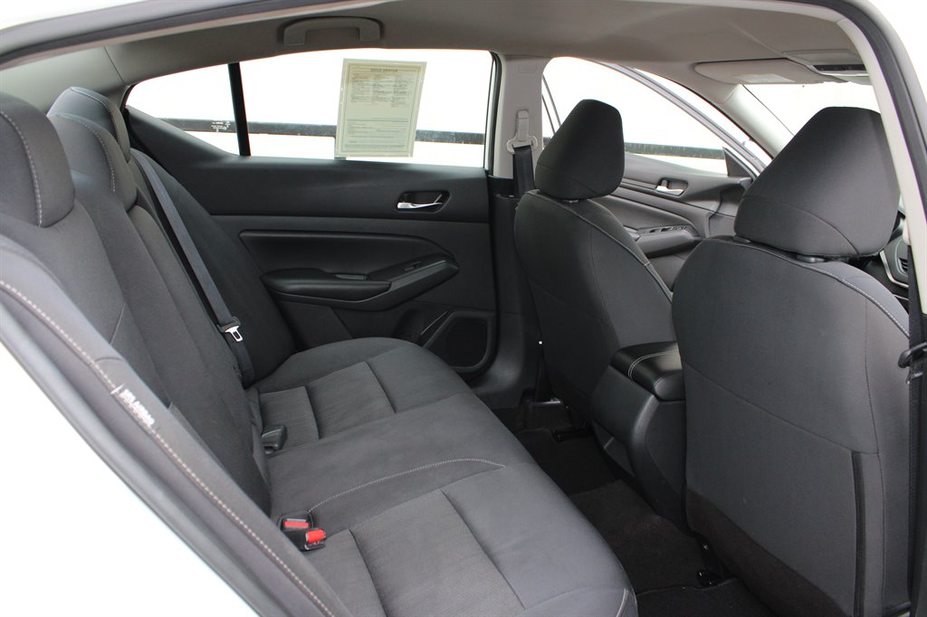 Nissan Altima photo 15