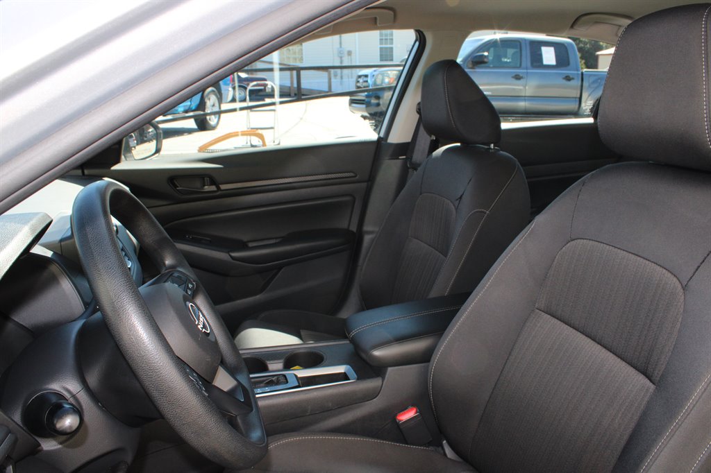 Nissan Altima photo 7