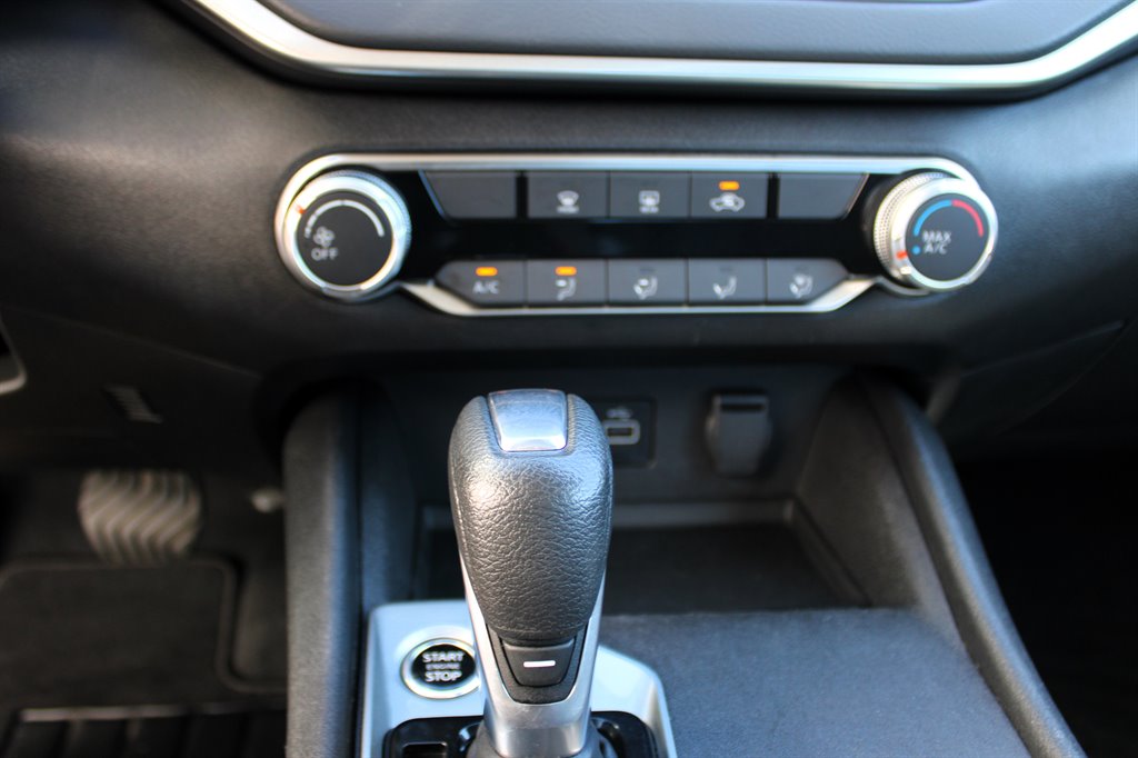 Nissan Altima photo 12