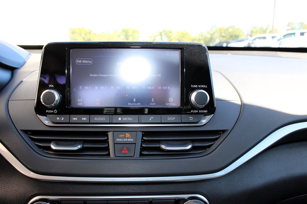 Nissan Altima photo 11