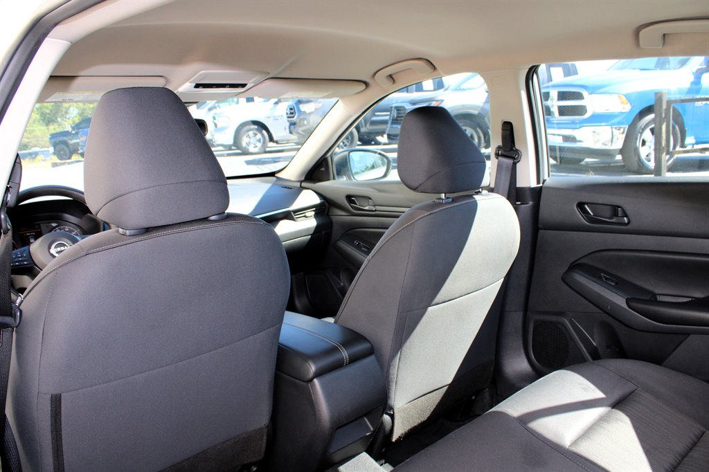Nissan Altima photo 16