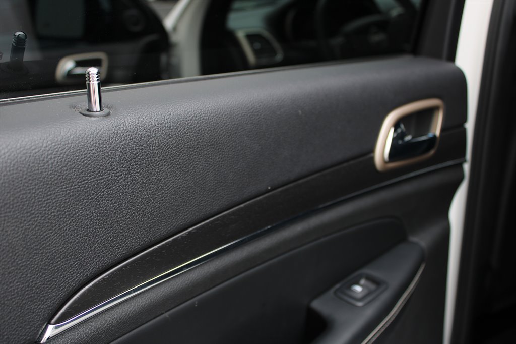 Jeep Grand Cherokee photo 18