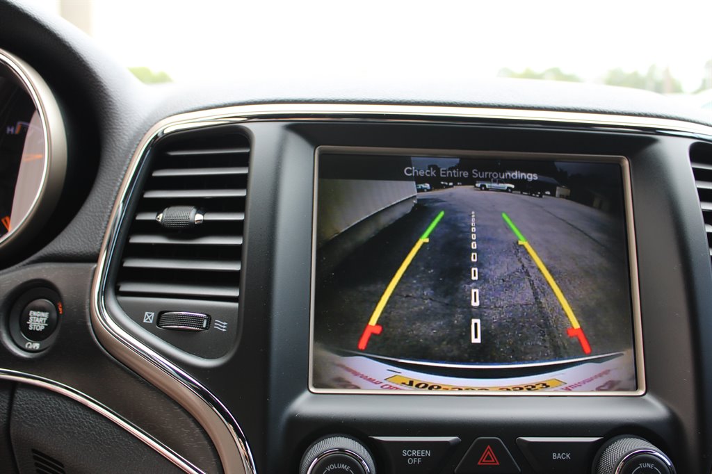 Jeep Grand Cherokee photo 14