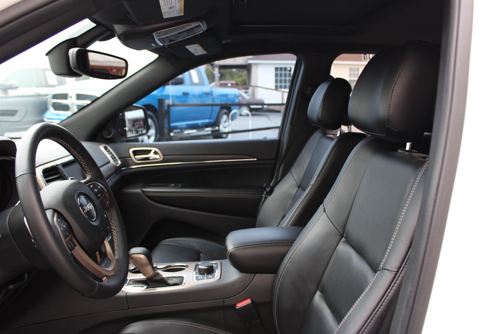 Jeep Grand Cherokee photo 9