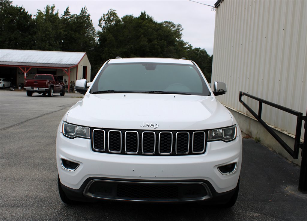 Jeep Grand Cherokee photo 3
