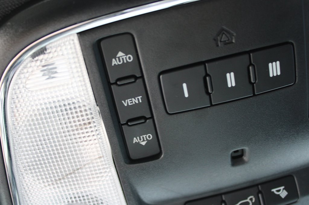 Jeep Grand Cherokee photo 16