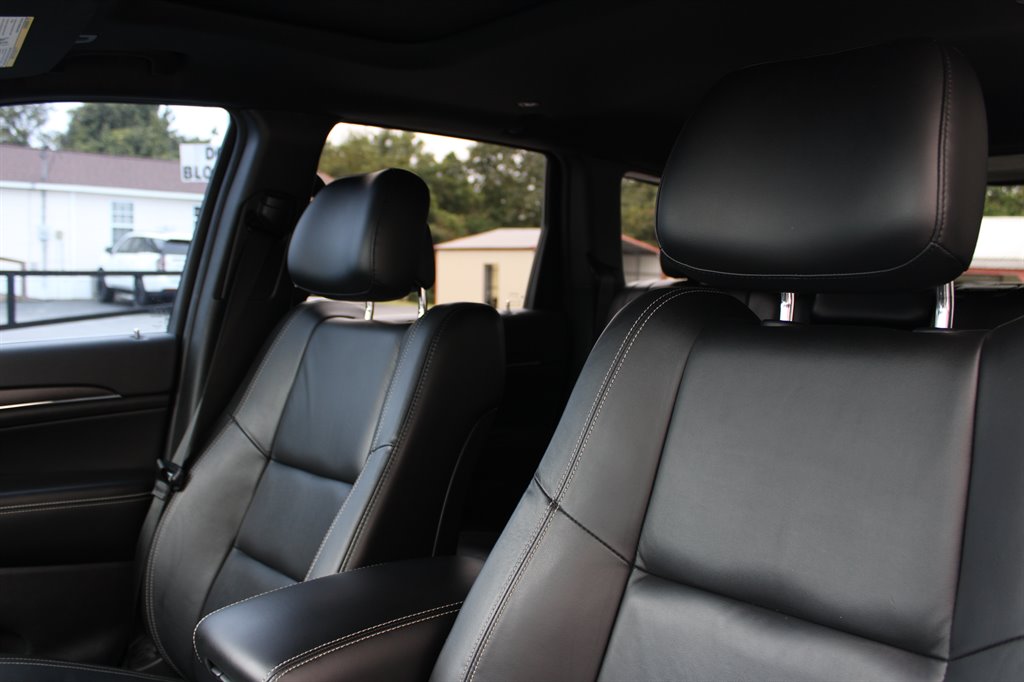 Jeep Grand Cherokee photo 8