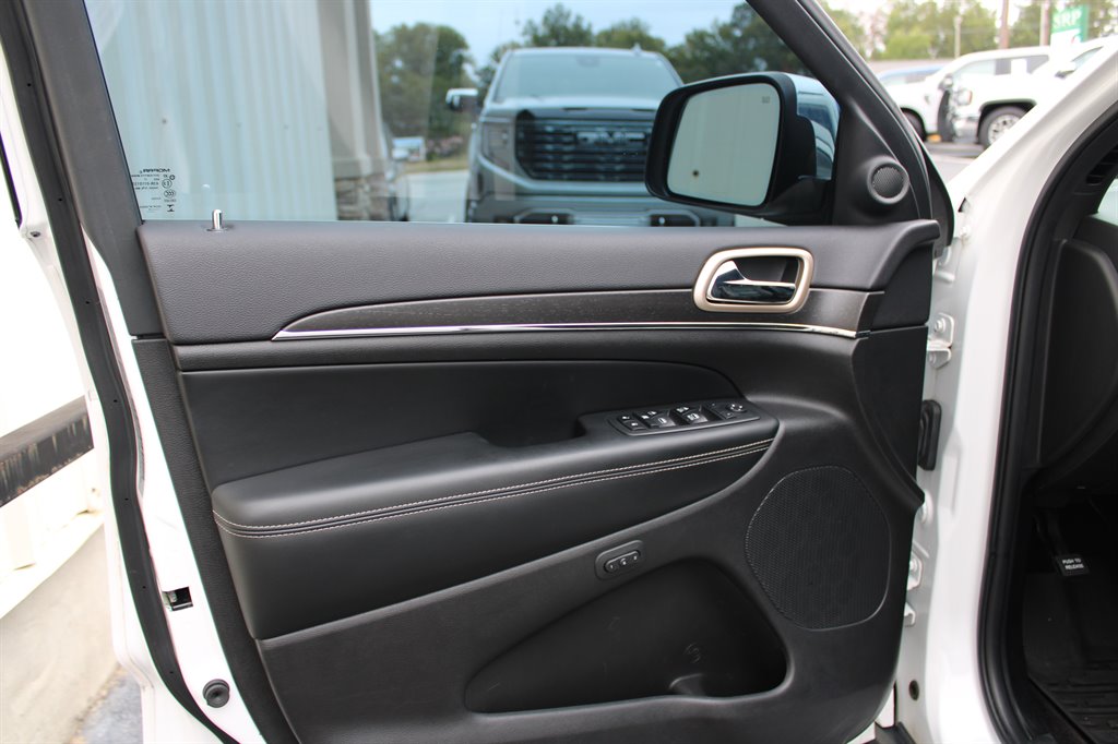 Jeep Grand Cherokee photo 7