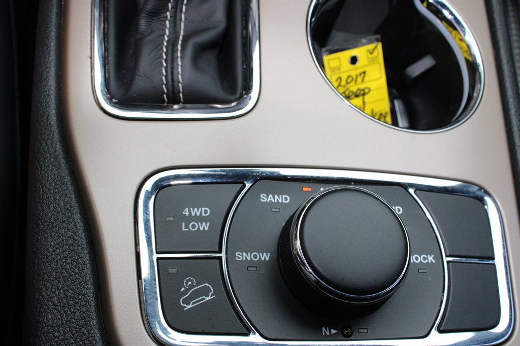 Jeep Grand Cherokee photo 15