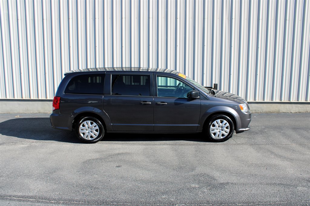 Dodge Grand Caravan photo 2