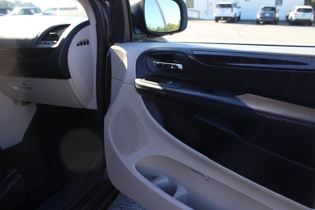 Dodge Grand Caravan photo 26