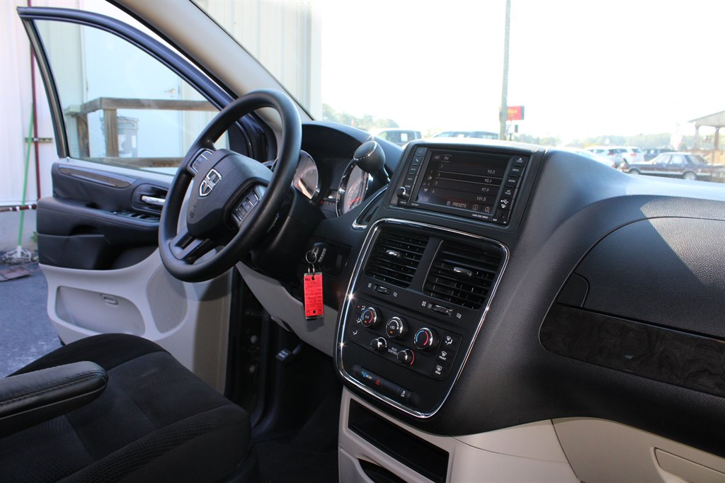 Dodge Grand Caravan photo 25